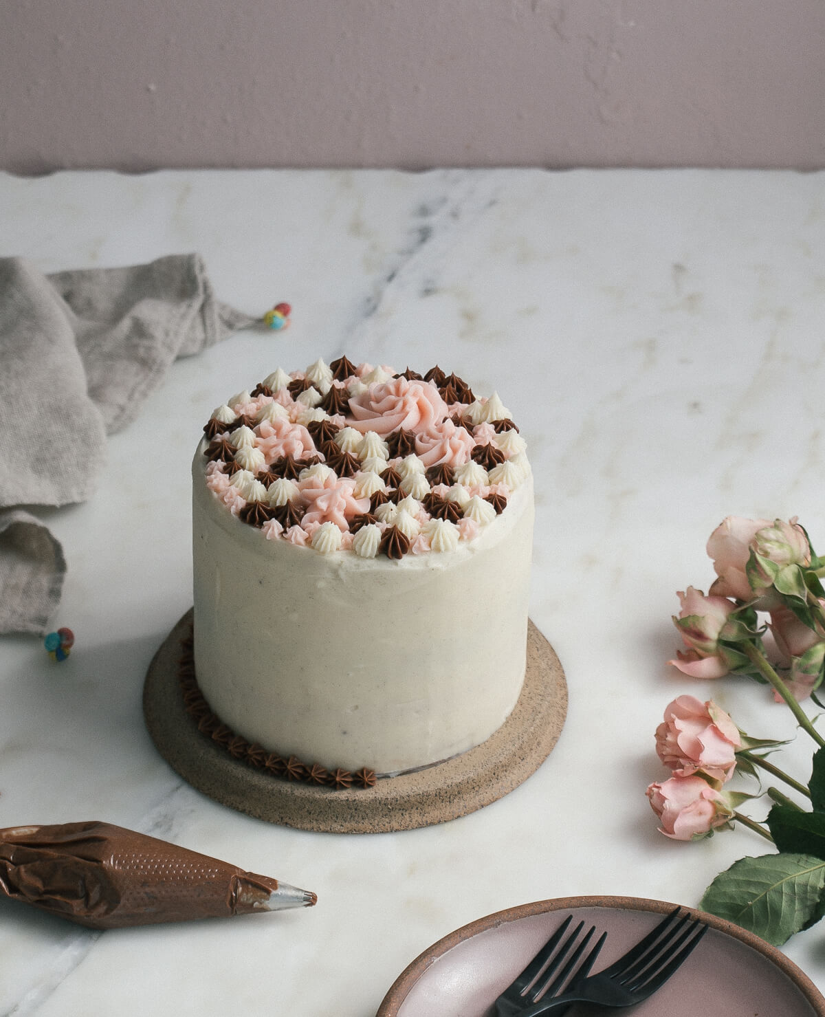 This is what the cake looks like when fully assembled.