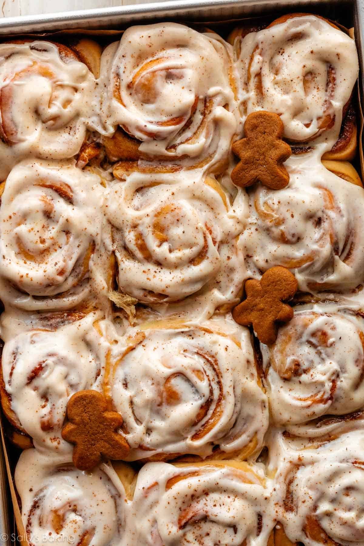 Soft Gingerbread Cinnamon Rolls