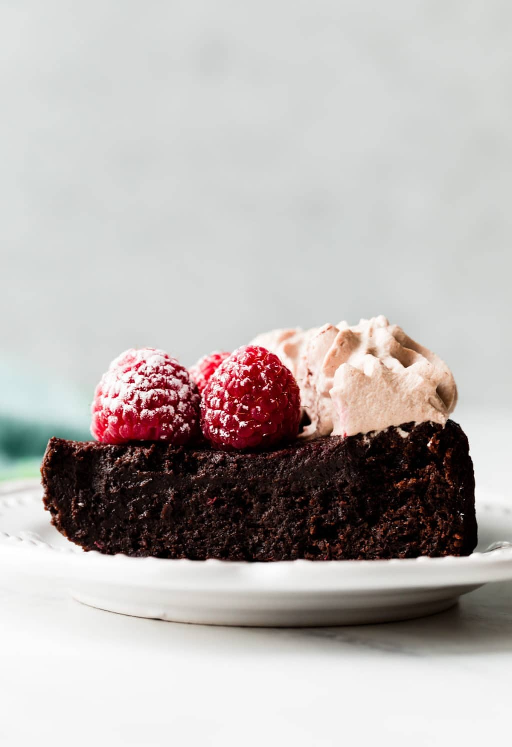 The appearance of the completed cake